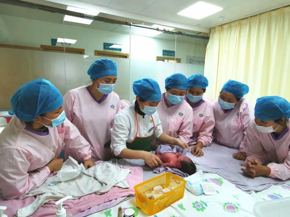 绵竹市妇婴监护型护送